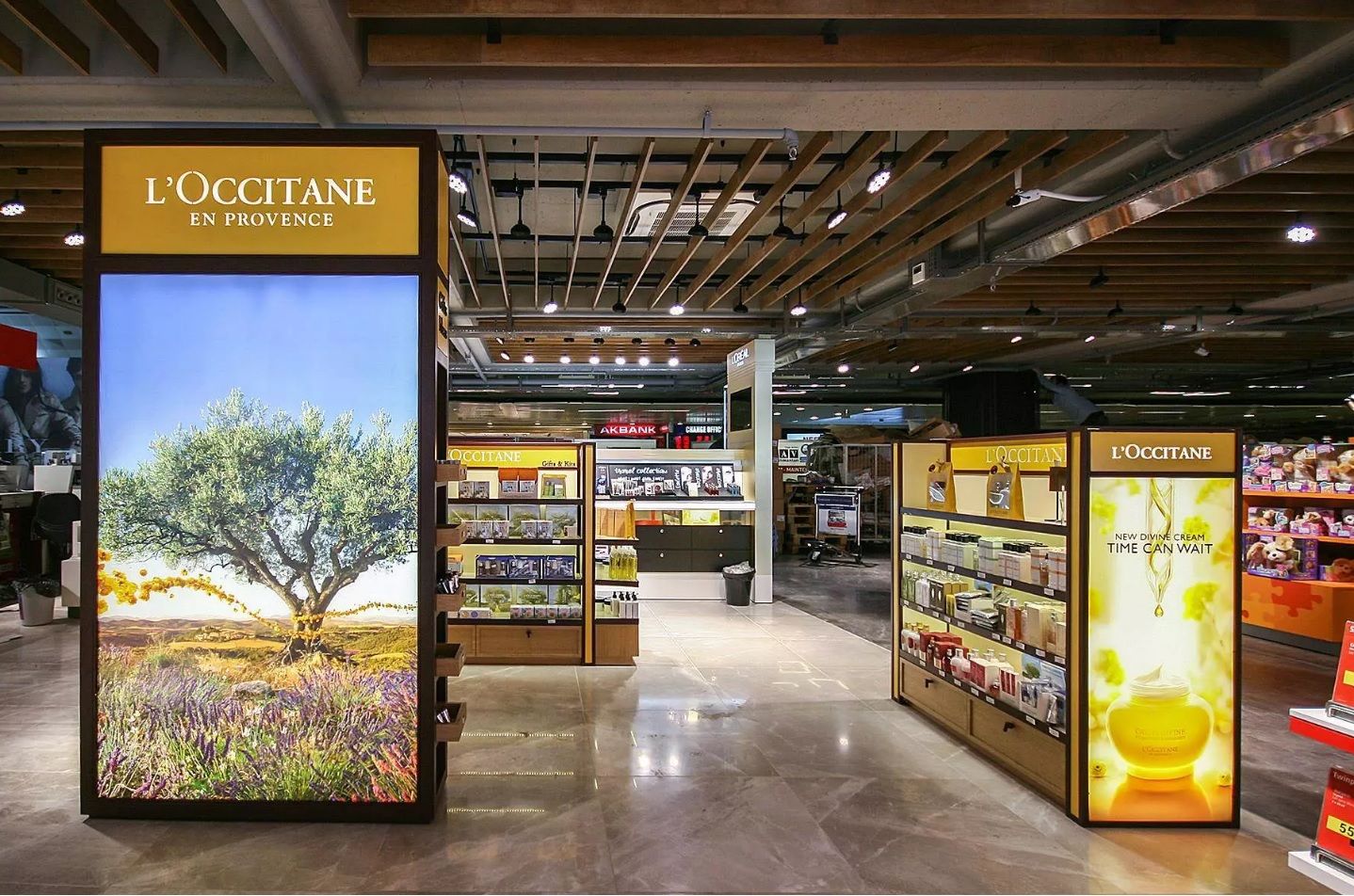 (ZVJ).L'occitane-Ataturk Havalimani gallery image 3