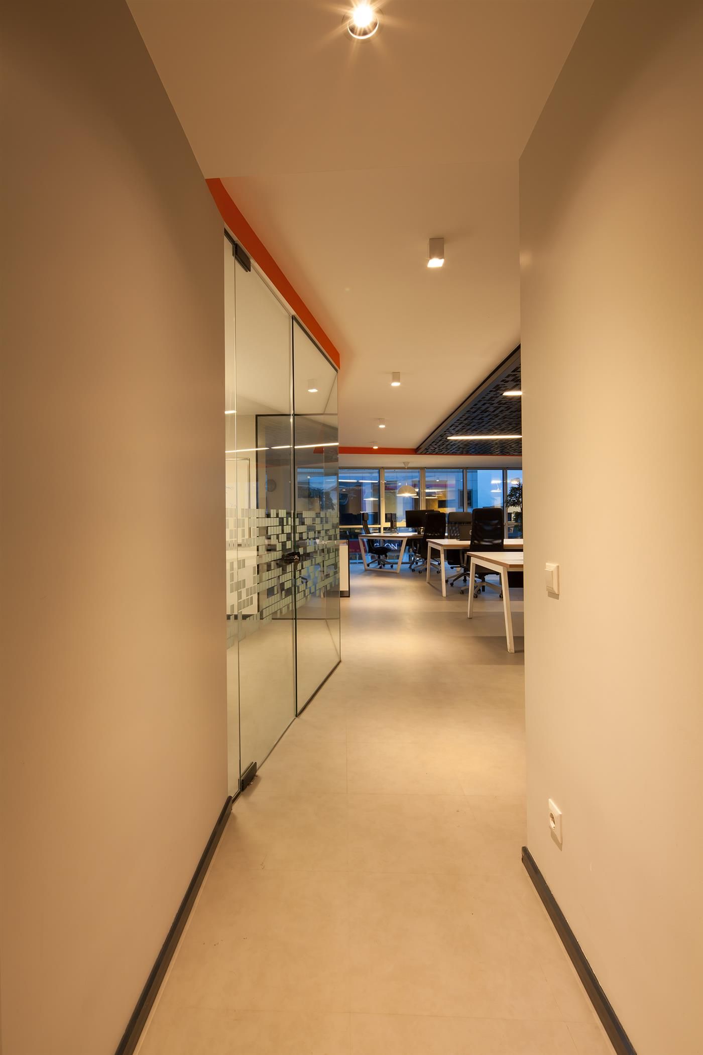 (ZYH).Hazelcast gallery image 10