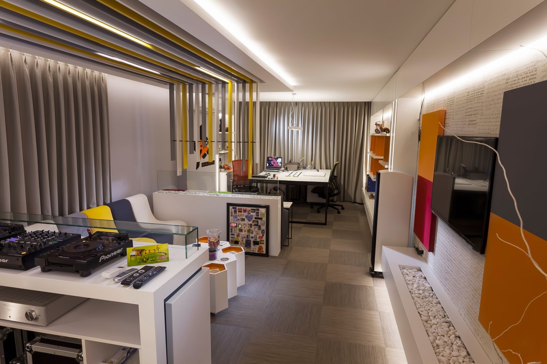 (ZYQ).X-tra Projects gallery image 8