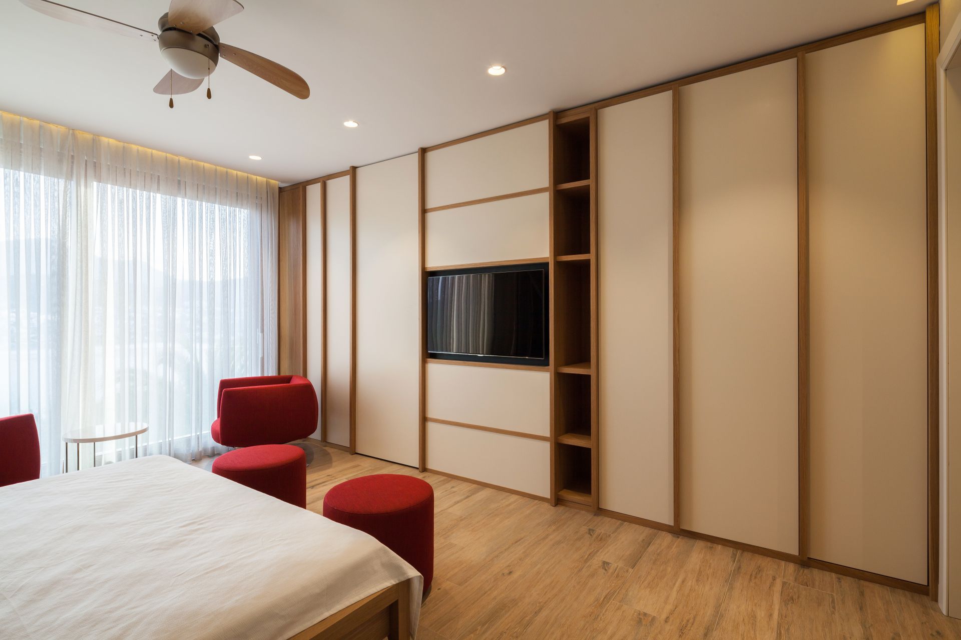 2014-KSR Evi gallery image 2