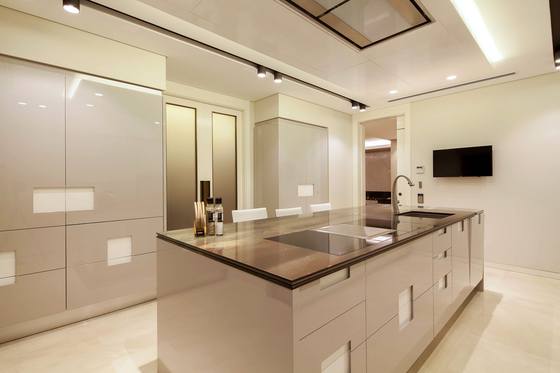 2016-Gülşah Öztoprak gallery image 17