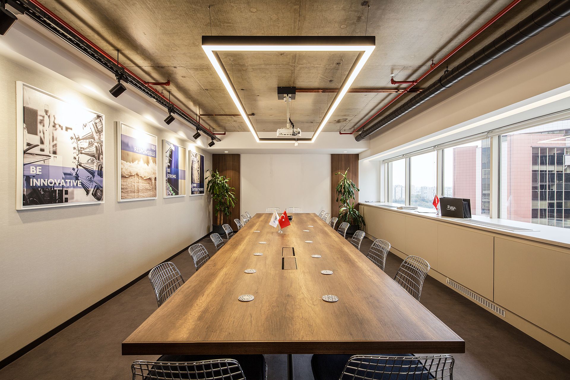 2018-Bossa gallery image 18