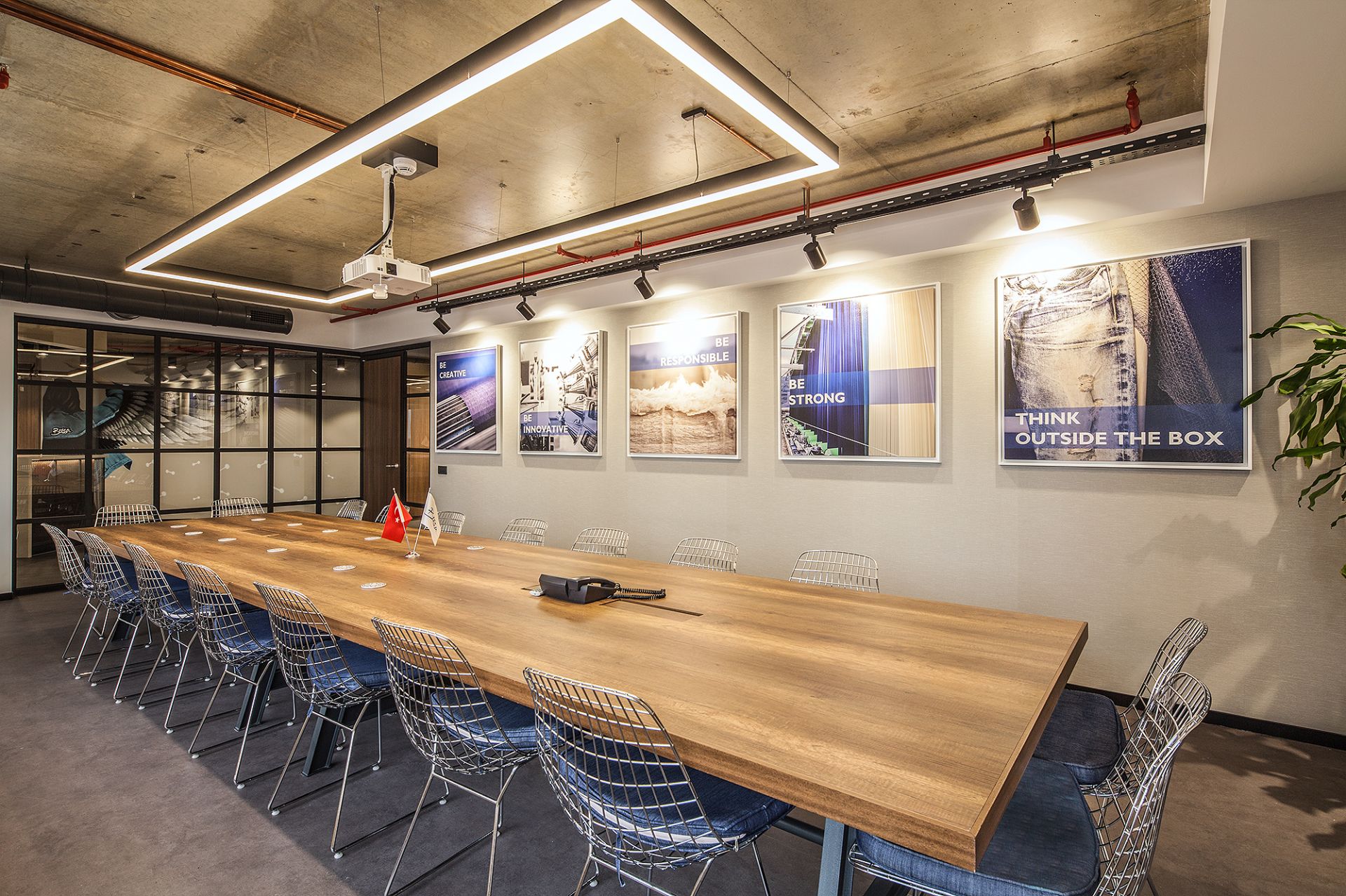 2018-Bossa gallery image 19