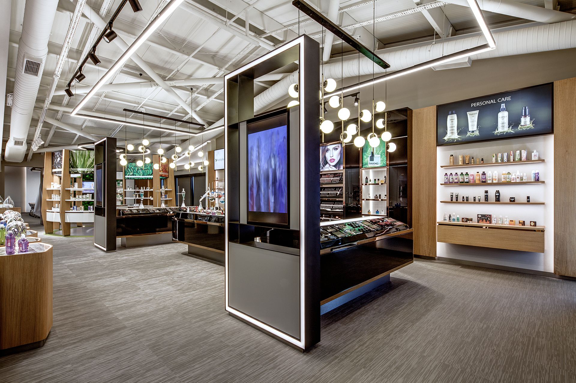 2019-Farmasi gallery image 13