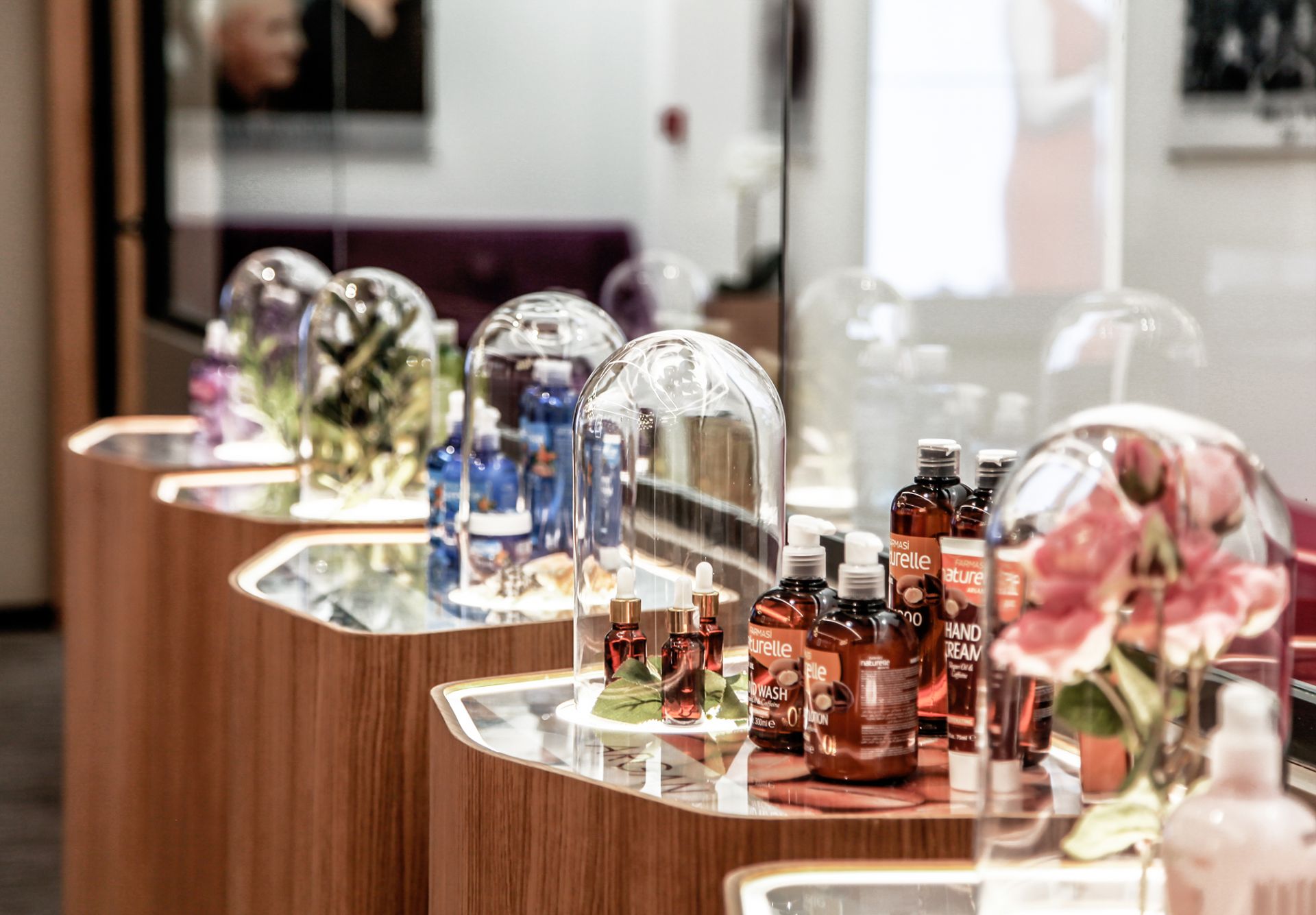 2019-Farmasi gallery image 3